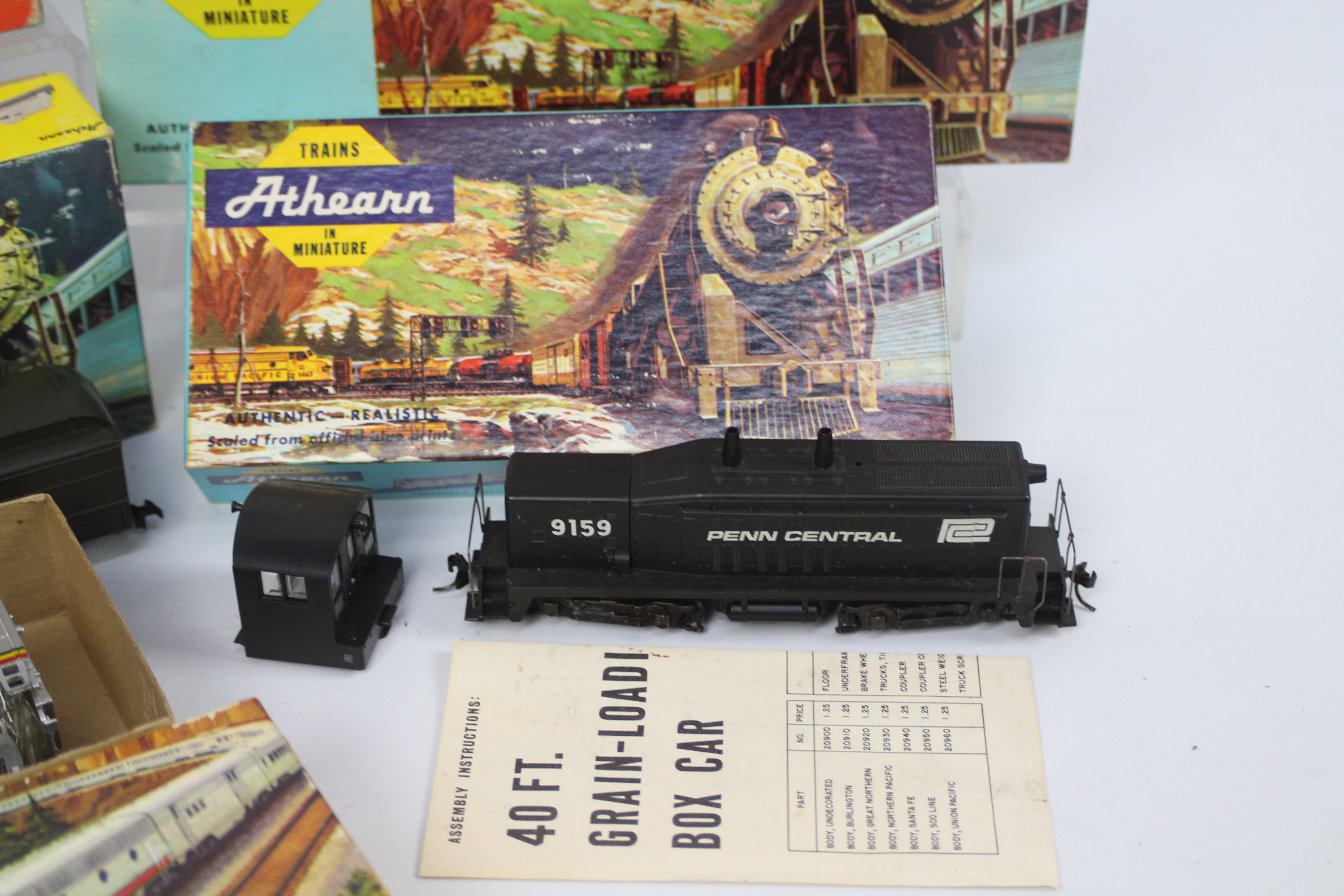 Athearn, Life Like Trains - A mixed lot to include HO locomotives, kits and rolling stock. - Image 3 of 6