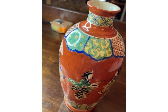 ORIENTAL CERAMICS - EARLY 20TH CENTURY JAPANESE BOTTLE VASE - Image 3 of 6