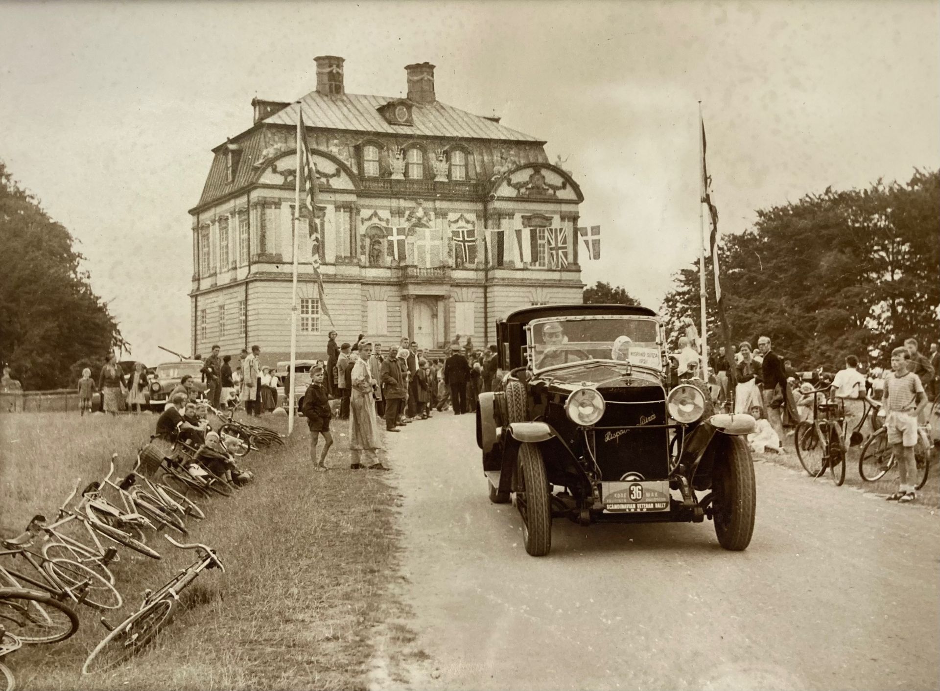 AUTOMOBILIA -- VETERAN CAR RUNS. Lot containing 34 press photos related to veteran - Bild 3 aus 3