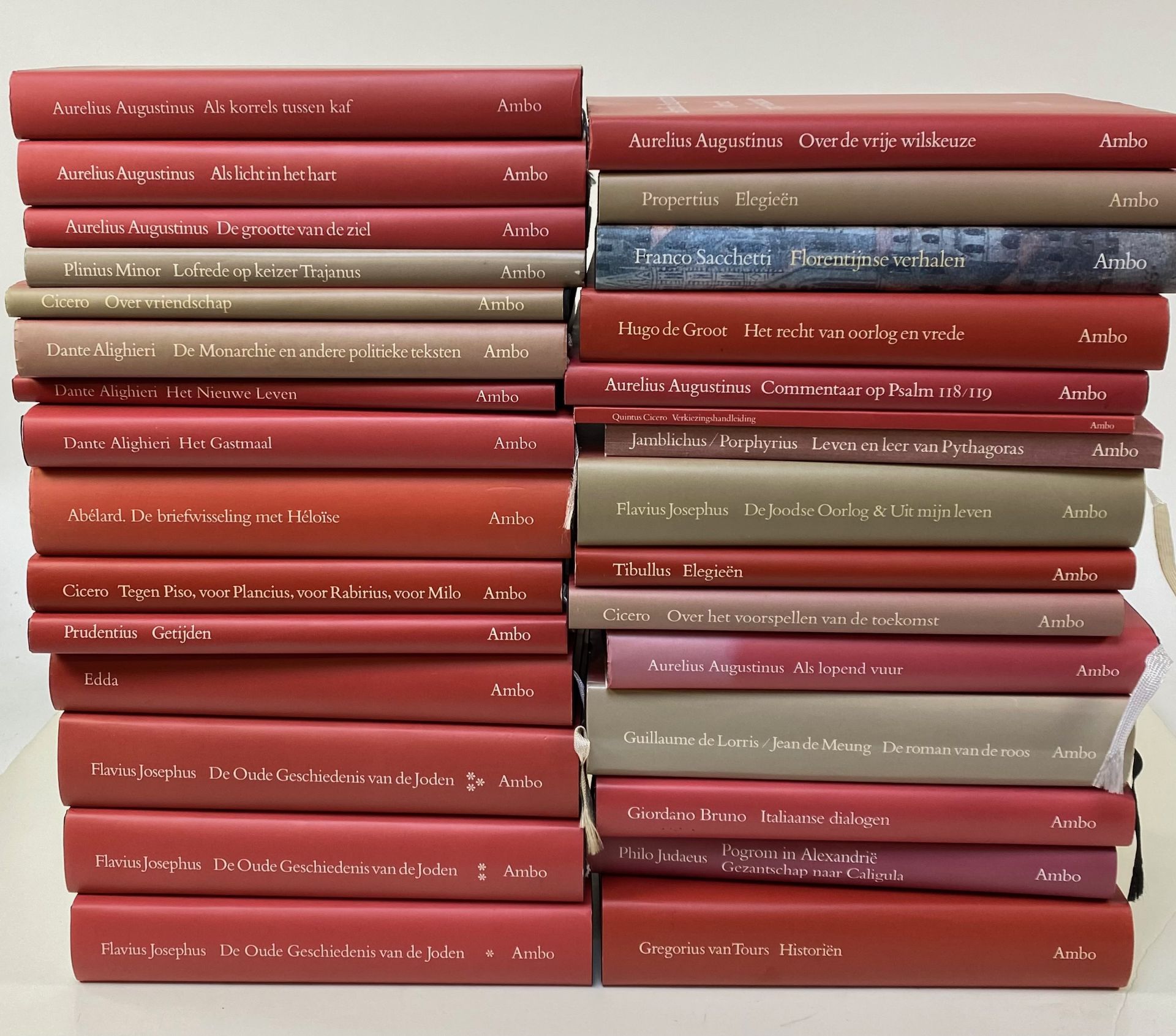 AMBO-KLASSIEK. Collection of 30 classical works in Dutch translation. Amst. & Baarn