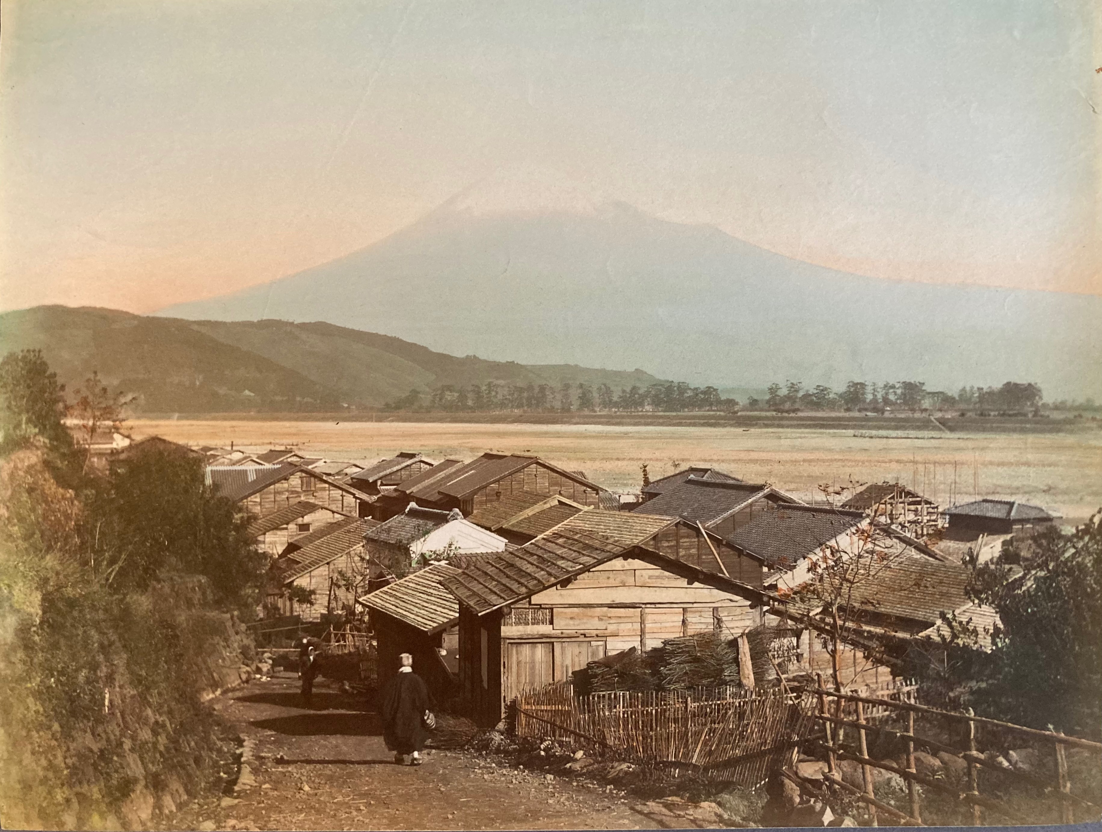 JAPAN -- COLLECTION of 402 fine photographs of Japanese country side scenery, shrines - Image 5 of 14