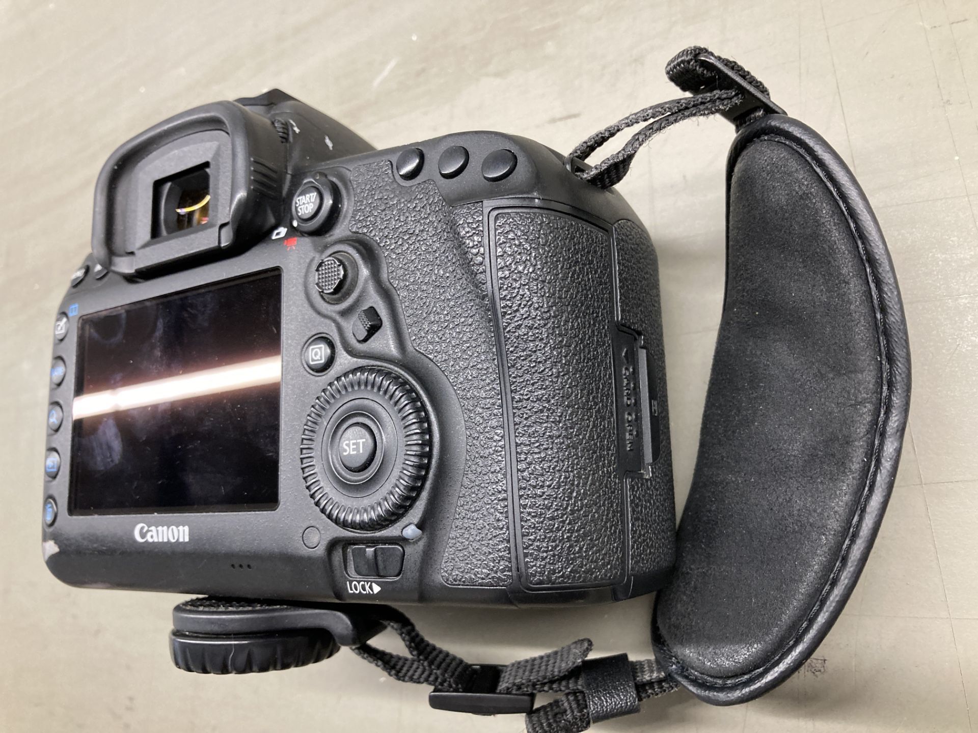 Canon EOS 5D Mark IV (WG) DSLR camera body with charger, spare batteries and leads - Image 19 of 22