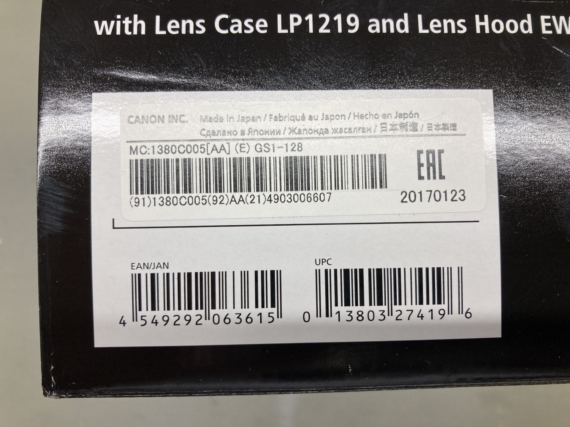 Canon EF 24-105mm f/4L IS II USM lens with LP1219 lens case and WE-83M lens hood - Image 5 of 14