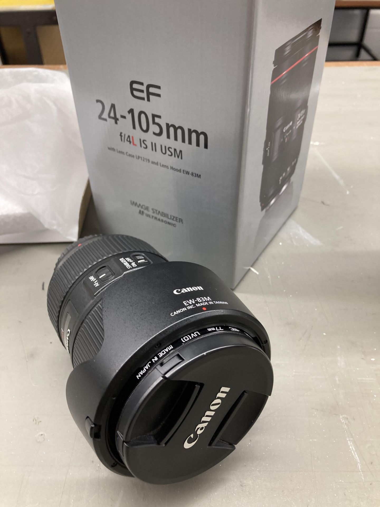 Canon EF 24-105mm f/4L IS II USM lens with LP1219 lens case and WE-83M lens hood - Image 12 of 14