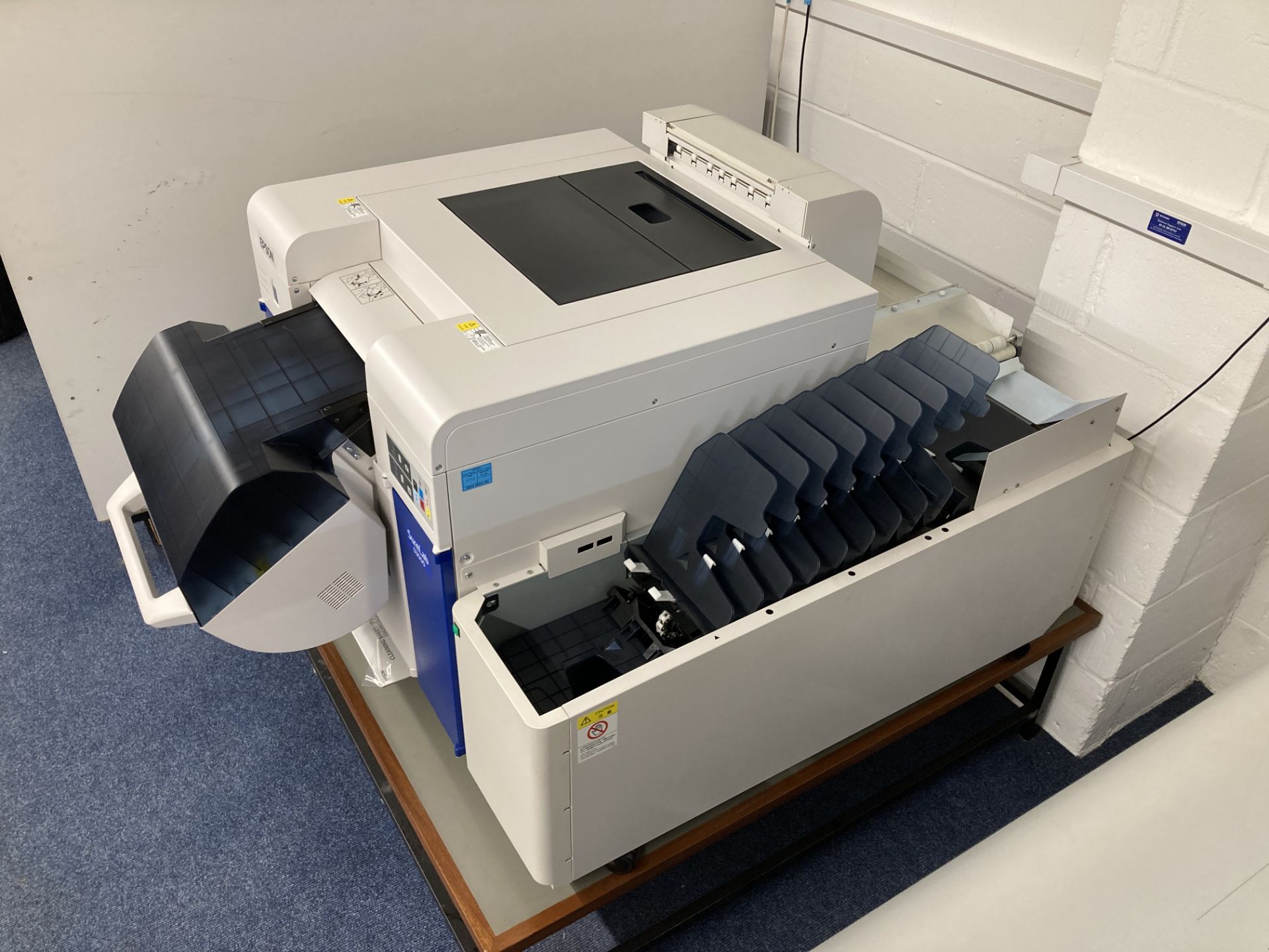 Epson Surelab D3000 printer (2019) - Image 7 of 20