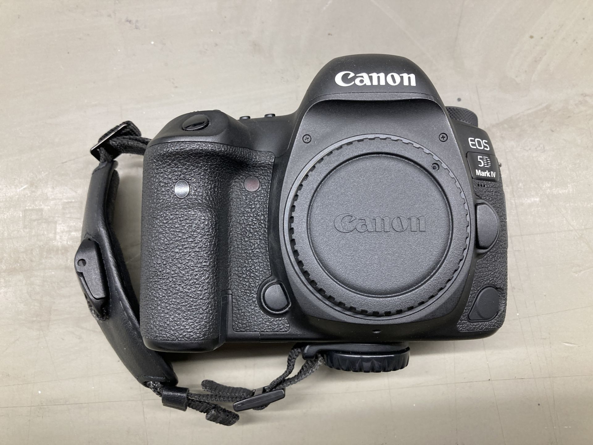 Canon EOS 5D Mark IV (WG) DSLR camera body with charger, spare batteries and leads - Image 11 of 22