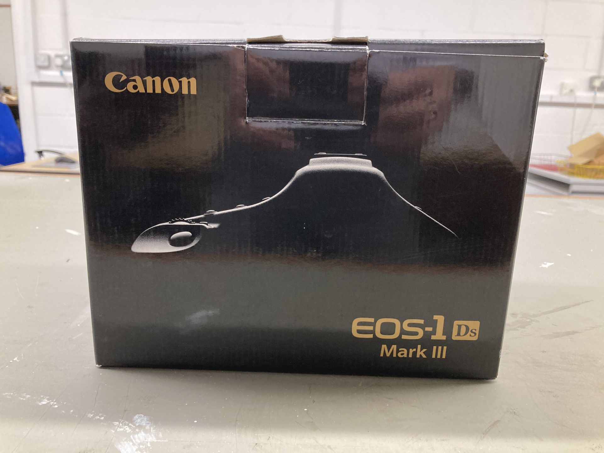 Canon EOS-1DS Mark III DSLR camera with Canon EF 24-70mm F2.8L USM lens, charger, battery and leads - Image 4 of 26