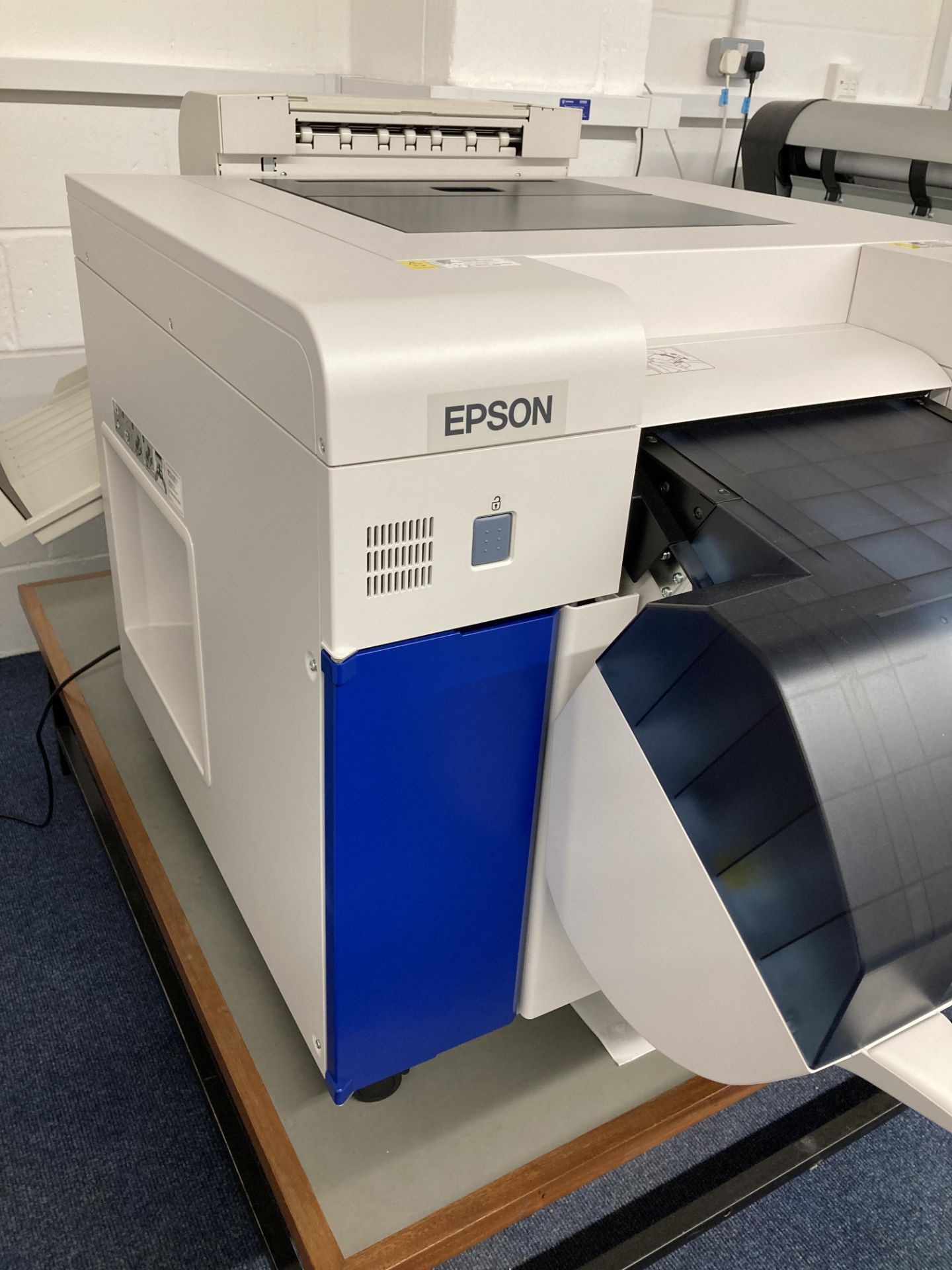 Epson Surelab D3000 printer (2019) - Image 5 of 20