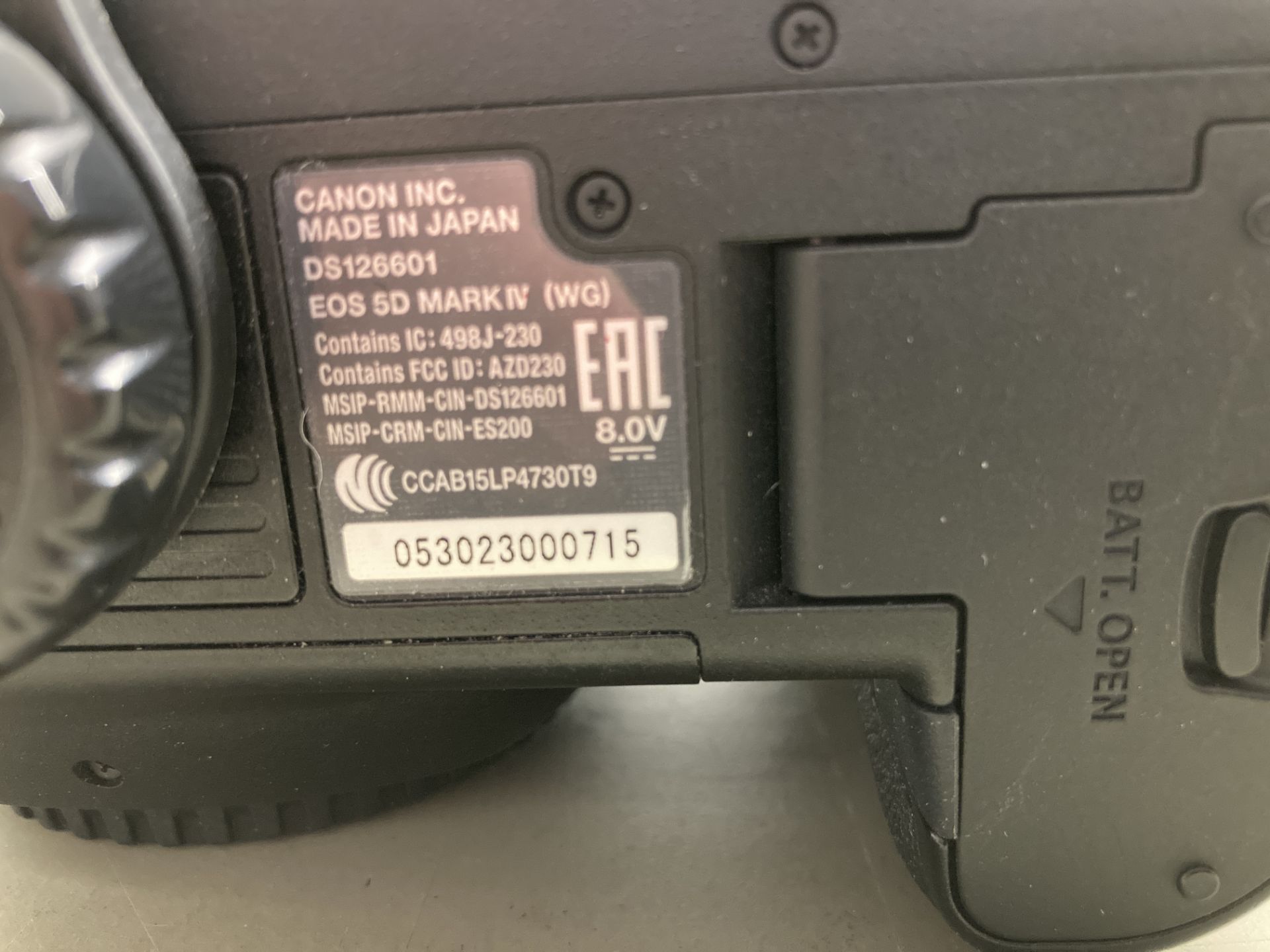 Canon EOS 5D Mark IV (WG) DSLR camera body with charger, spare batteries and leads - Image 14 of 22