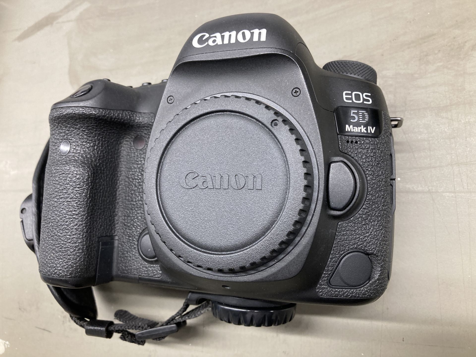 Canon EOS 5D Mark IV (WG) DSLR camera body with charger, spare batteries and leads - Image 9 of 22