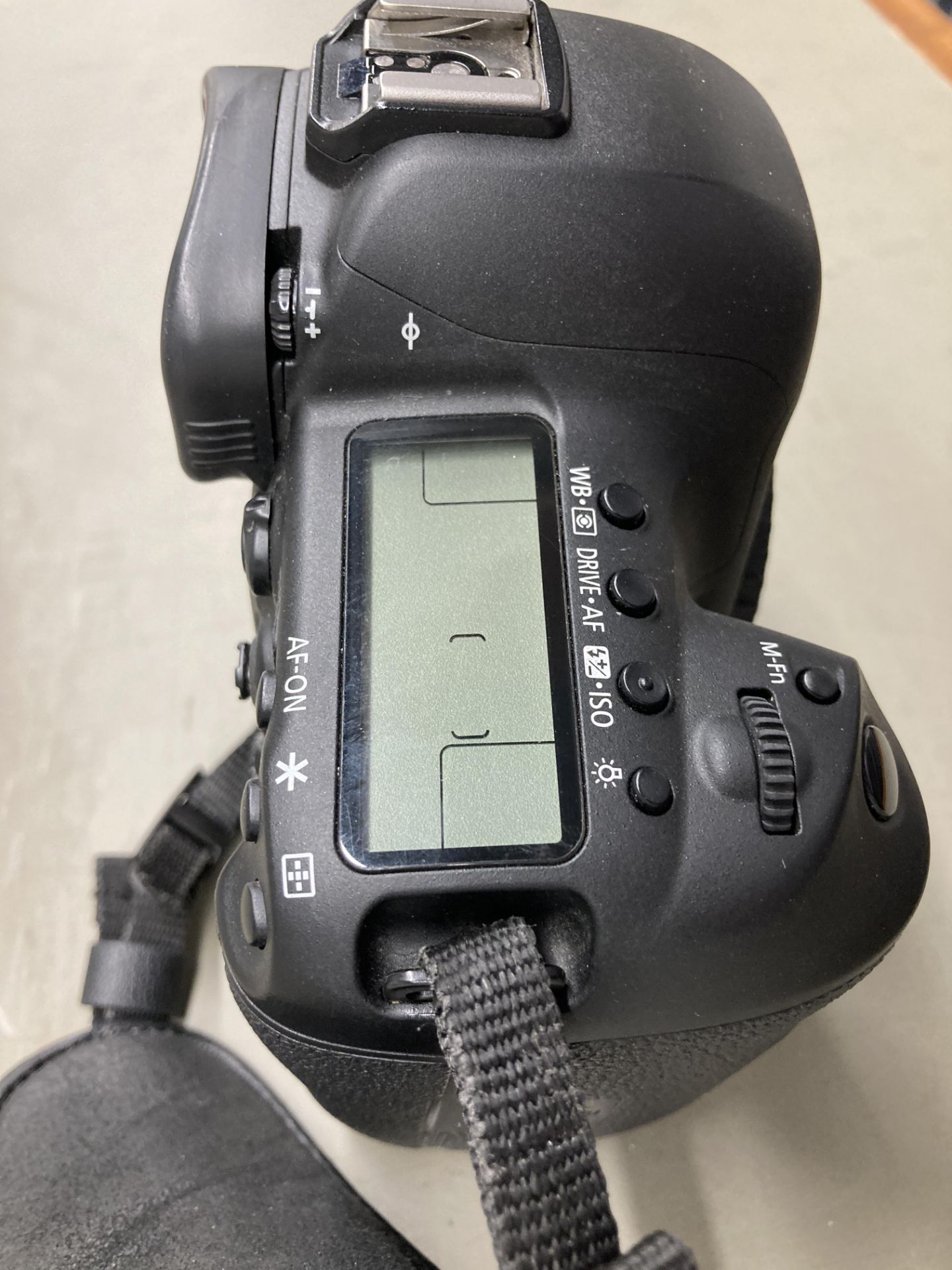 Canon EOS 5D Mark IV (WG) DSLR camera body with charger, spare batteries and leads - Image 17 of 22