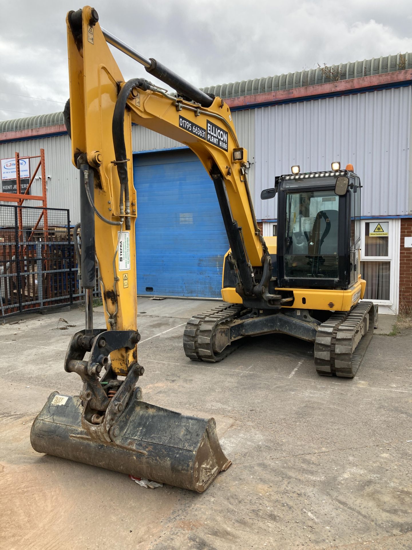 JCB 86C-1 hydraulic excavator (2016)