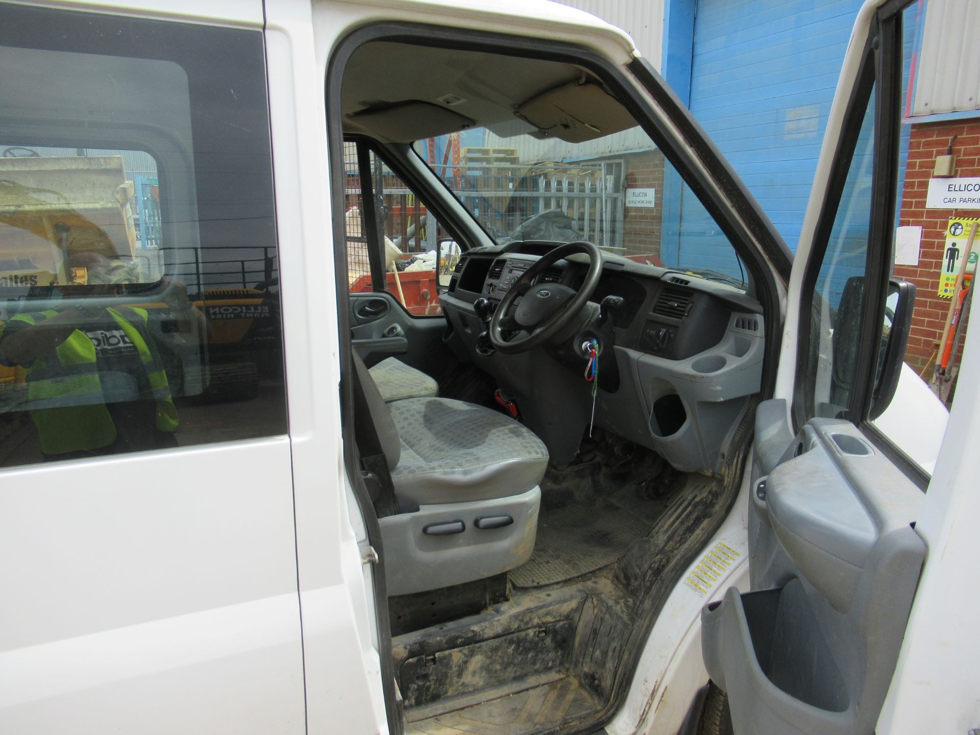 Ford Transit 100 T280 FWD diesel panel van (2014) reg no HV14 CSF - Image 8 of 10