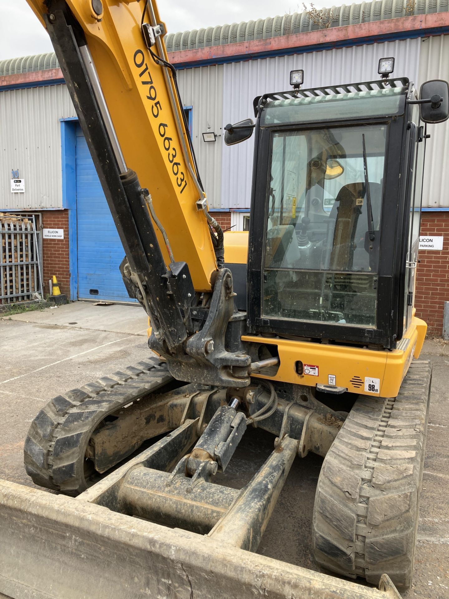 JCB 86C-2 hydraulic excavator (2021) - Image 8 of 22