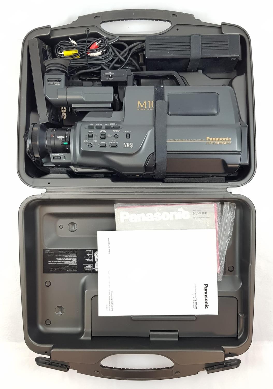 A Panasonic NV-M10 Camcorder. Comes with battery pack, cables and instructions - in original case. - Image 26 of 28