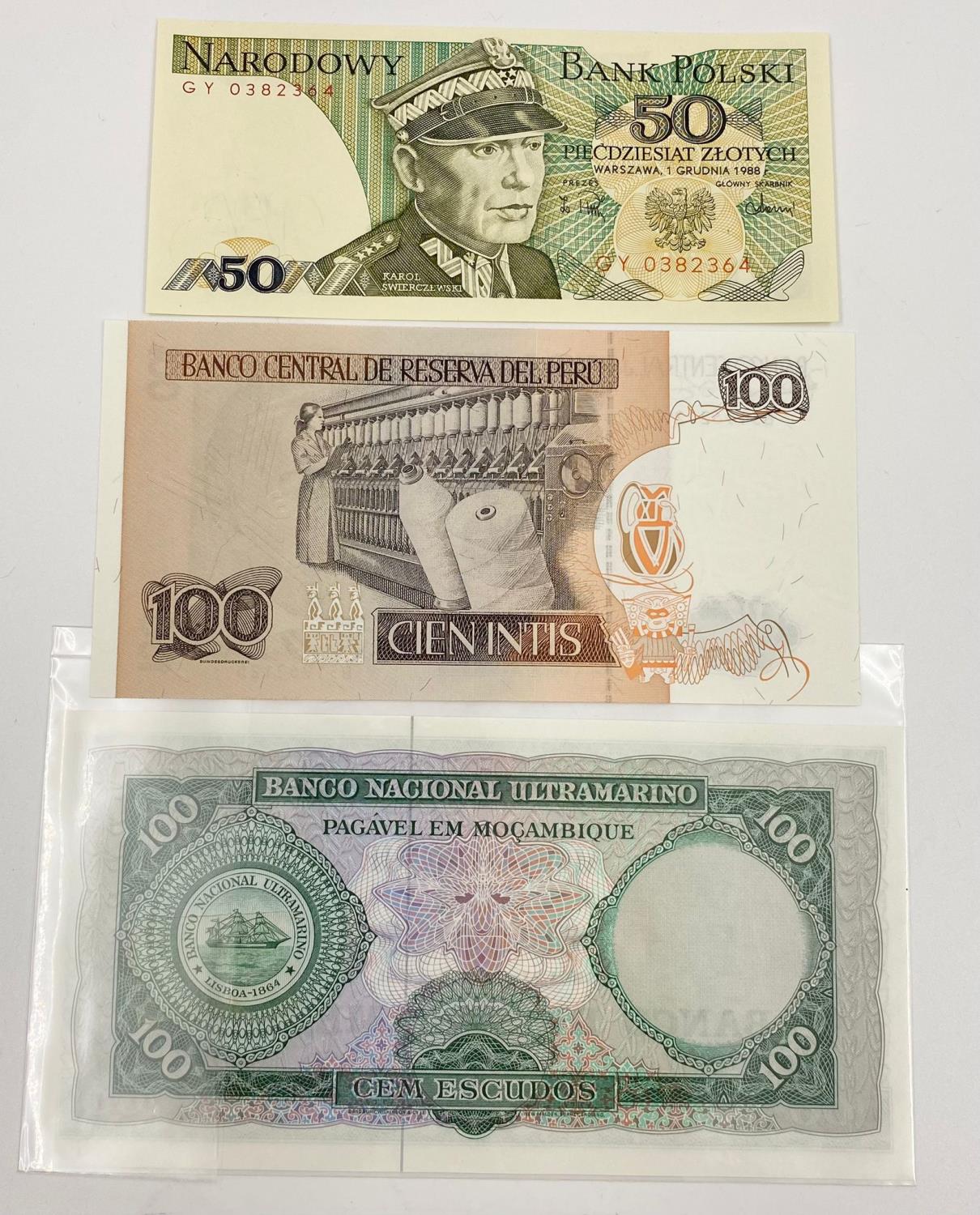 Three Vintage Uncirculated Bank Notes - Peru, Poland and Mozambique. Comes in a protective plastic - Image 3 of 3