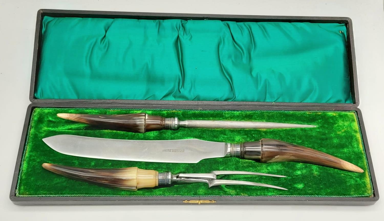 William Beckett and Co of Sheffield Horn-Handled Three-Piece Carving Set. In original case. 40cm