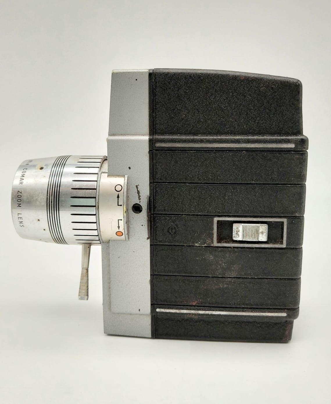 A Vintage Bell and Howell Electric Eye 8MM Perpetual Movie Camera. In working order - comes with - Image 10 of 13