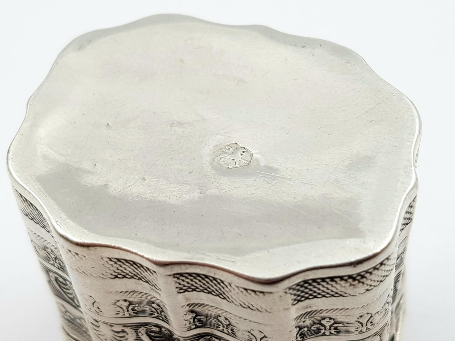 Antique (1870s) Silver Hallmarked Dutch Pill/Snuff Box. Beautifully engraved. 38mm tall. 20.5g. - Image 5 of 6