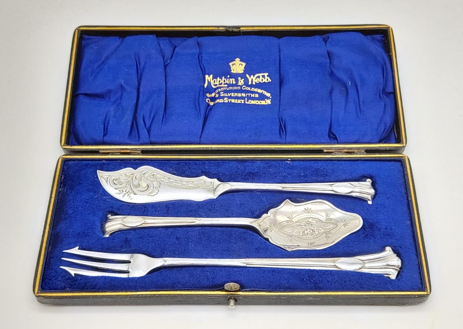 A Vintage Mappin and Webb Fish Entrée Cutlery Set. Prince's Silver plate with engraved decoration. - Image 3 of 16