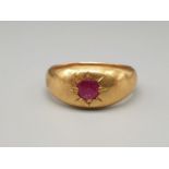 An 18K Yellow Gold Ruby Ring. Size K. 4.7g
