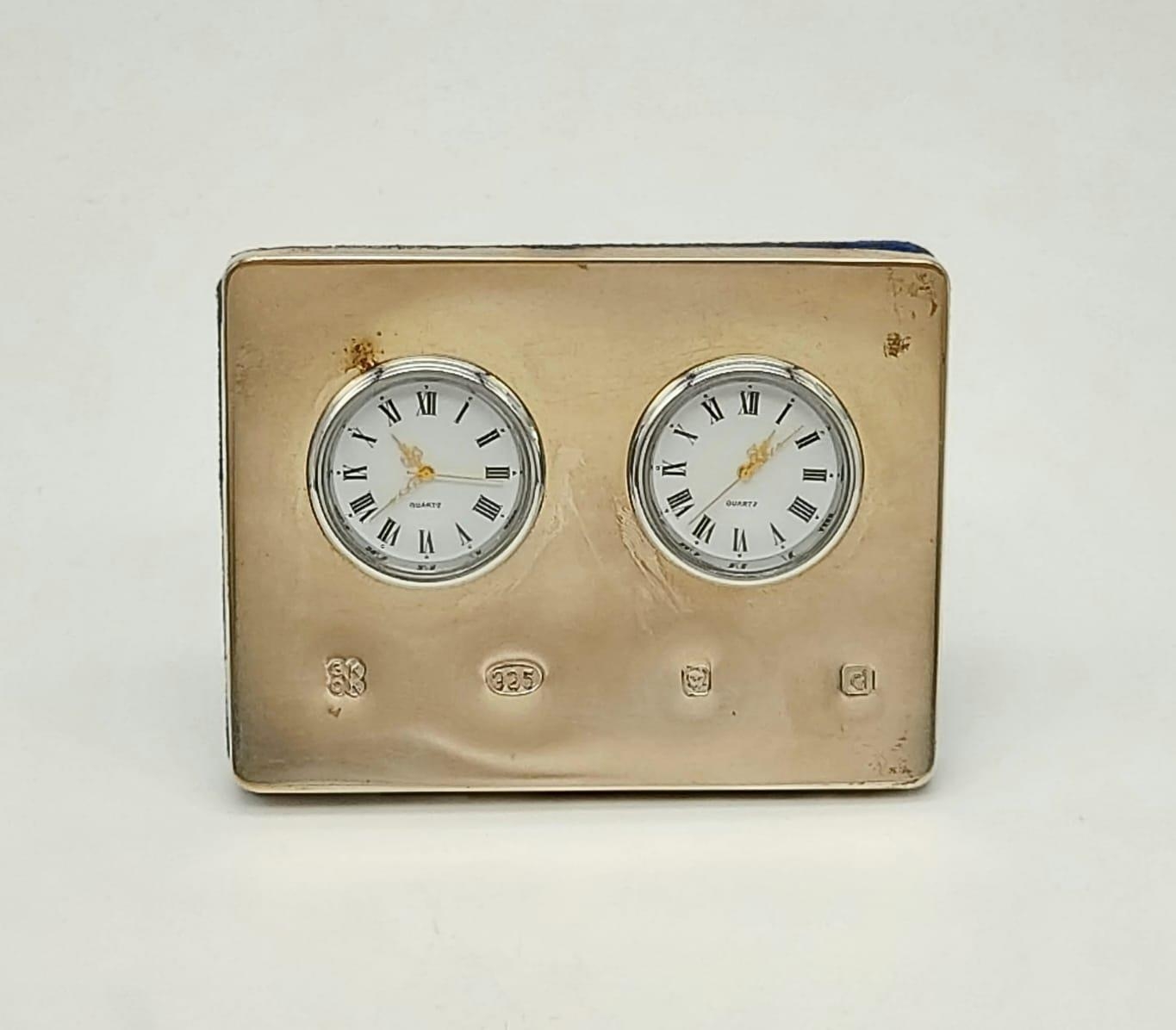 A Gordon and Christopher Kitney Sterling Silver Desk Clock. Two Dials. Quartz movement - needs - Image 2 of 5