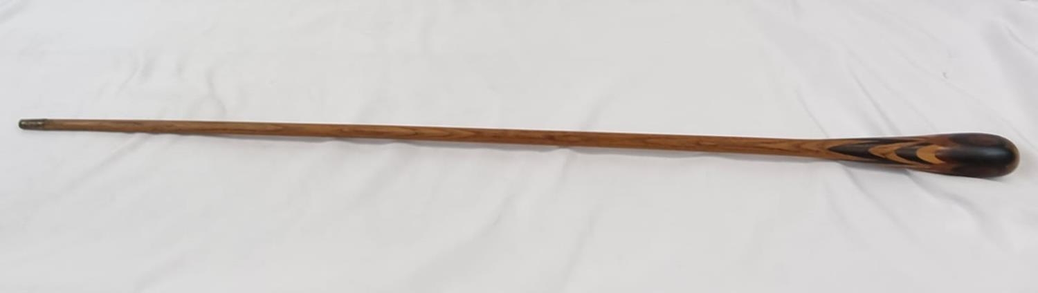 A Vintage Wooden Walking Cane with a Bulbous Handle. 92cm.