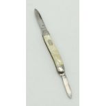 A Vintage Richards Mother of Pearl Pocket Knife. Two blades. 8cm