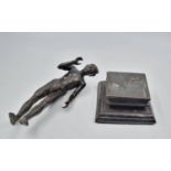 A 1920'S CAST BRONZE OF A "MAN AT WORK" HAS COME OFF ITS BASE. 16cms .7kgs