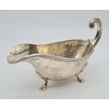 A Vintage (1932) Sterling Silver Gravy Boat. Hallmarks for Viner's Ltd of Sheffield. 19 x 11cm. 291g