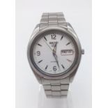A Seiko 5 (circa 1990) Gents Wristwatch. Stainless steel strap and case - 35mm. Automatic