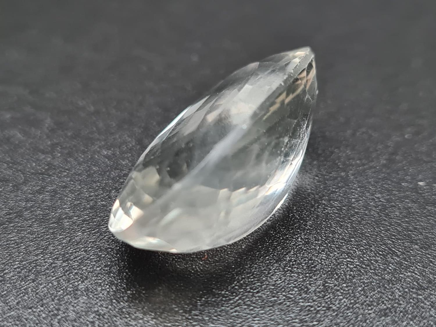 A 18.88ct Natural Green Praseolite in an Oval Shape. Come with ITLGR Certificate - Image 3 of 5