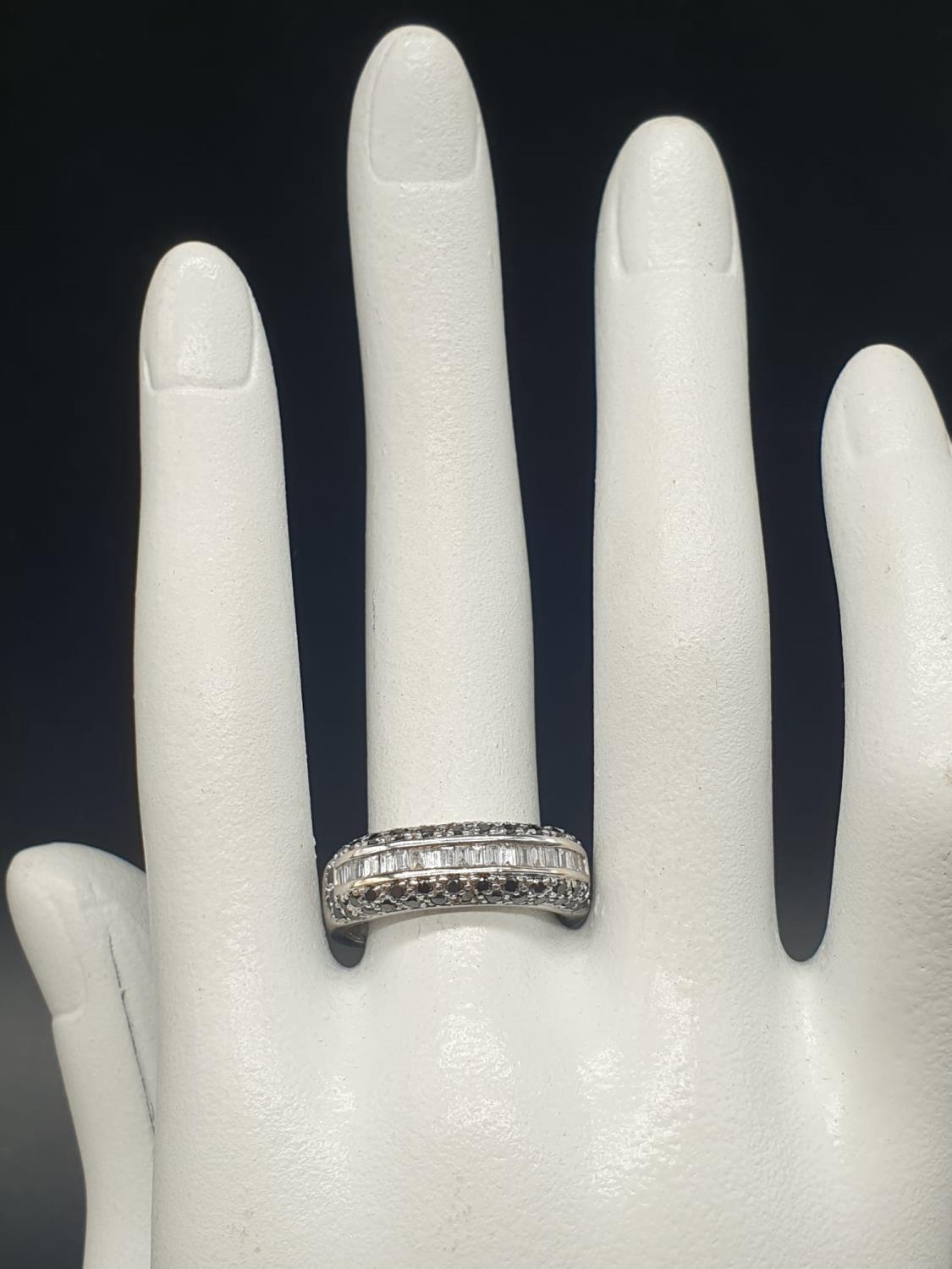 An 18K White Gold White and Black Diamond Ring. Size P. 1ct diamond, 6.3g - Image 6 of 6
