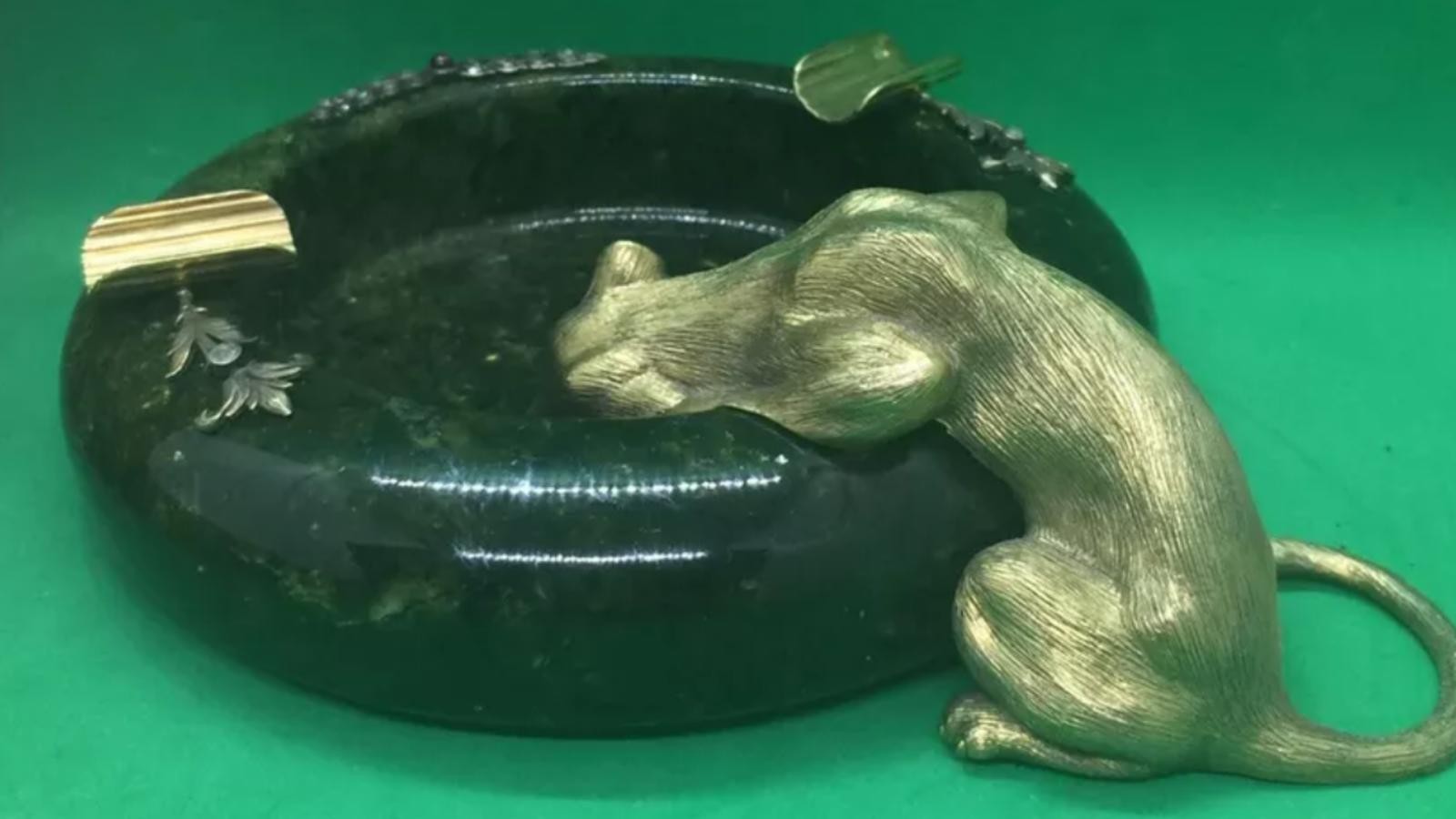 A Russian large silver gilt and diamond jade leopard ashtray SIZE LENGTH ::: 15.3 cm from tail to - Image 10 of 14