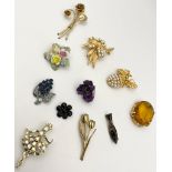 A Wonderful Collection of 11 Eclectic Brooches. 2-7cm.