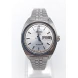A Seiko 5 (circa 1990) Ladies Wristwatch. Stainless steel strap and case - 25mm. White dial with