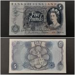 A 1963 Hollom Five Pound Note. E53 162739 - B297. Extra fine to uncirculated condition.