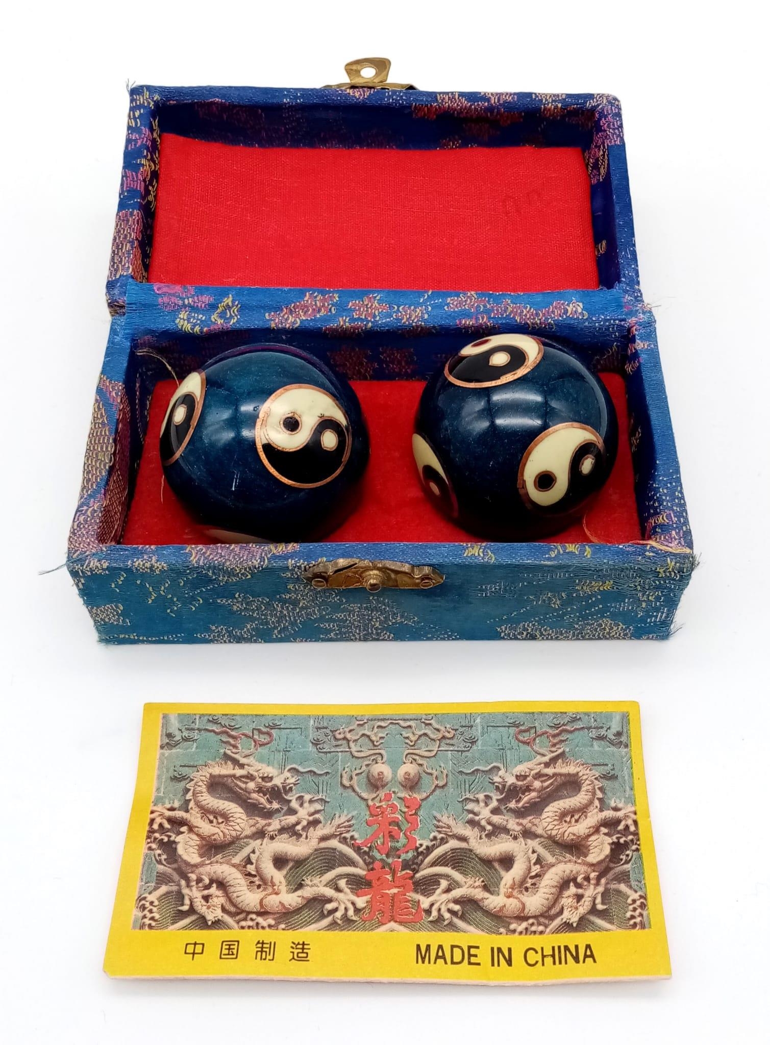 A PAIR OF YING AND YANG STRESS BALLS IN BOX - Image 6 of 7