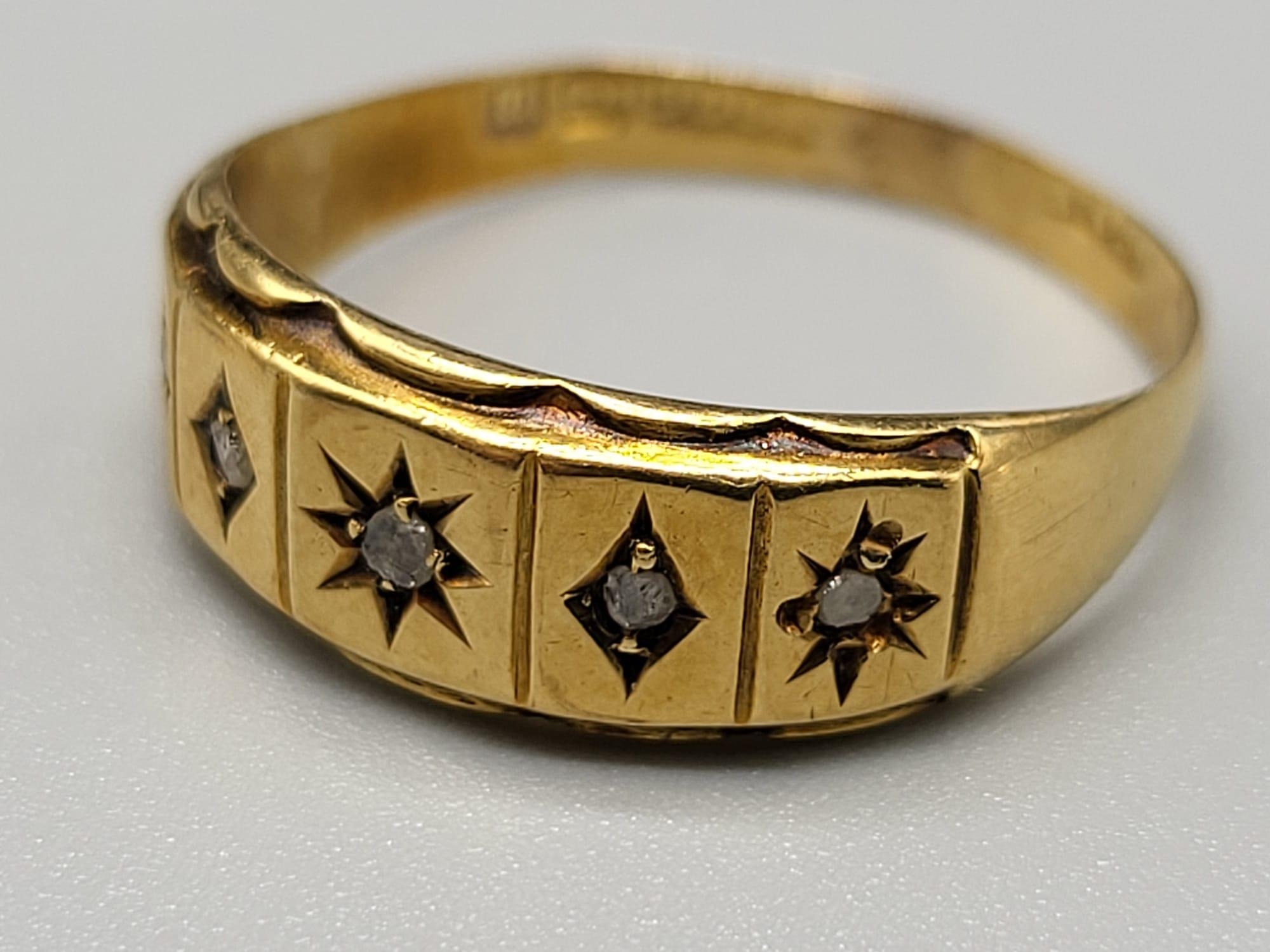 A 15 K yellow gold ring with five diamonds on top. Ring size: Q, weight: 1.9 g. - Image 2 of 6