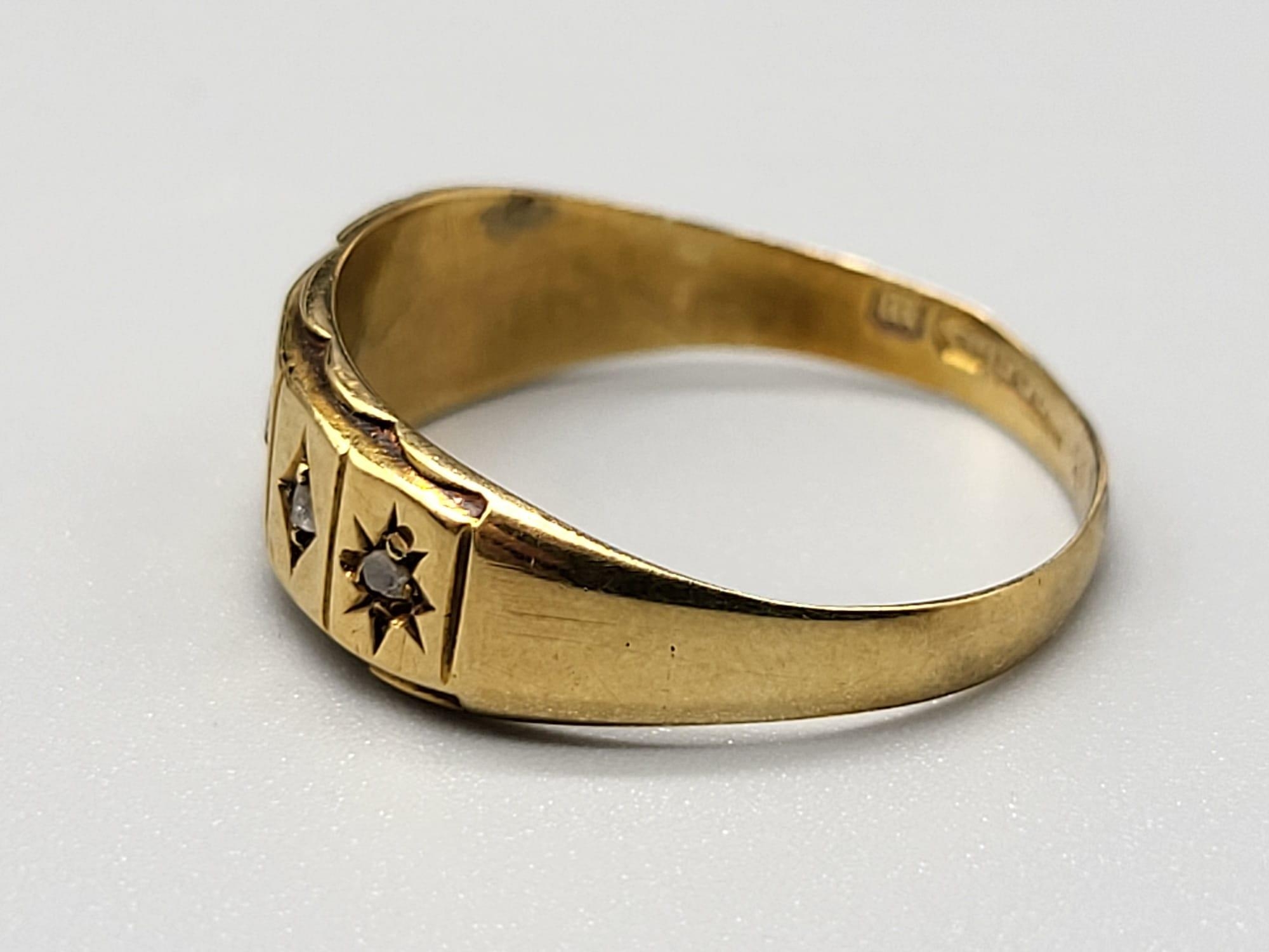A 15 K yellow gold ring with five diamonds on top. Ring size: Q, weight: 1.9 g. - Image 3 of 6