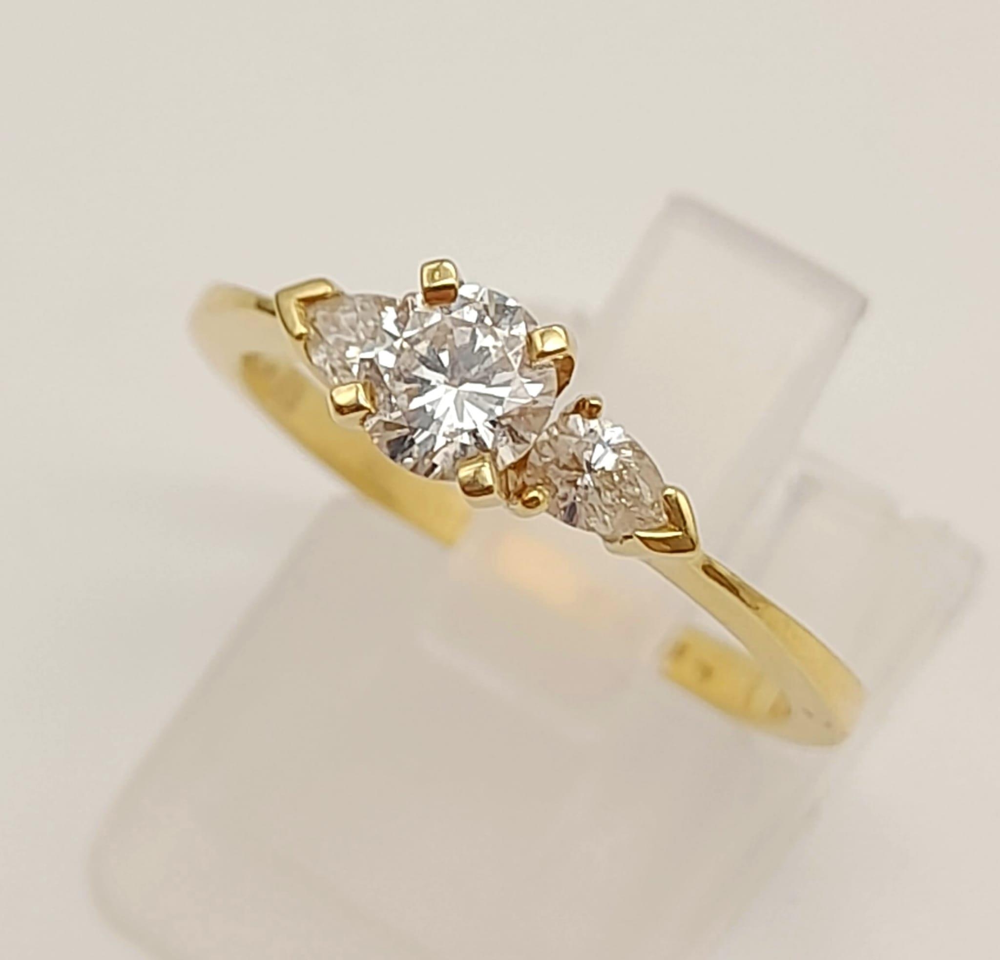 An 18K Yellow Gold Three-Stone Diamond Ring. 0.60ct. Size N. 3g. - Bild 3 aus 11