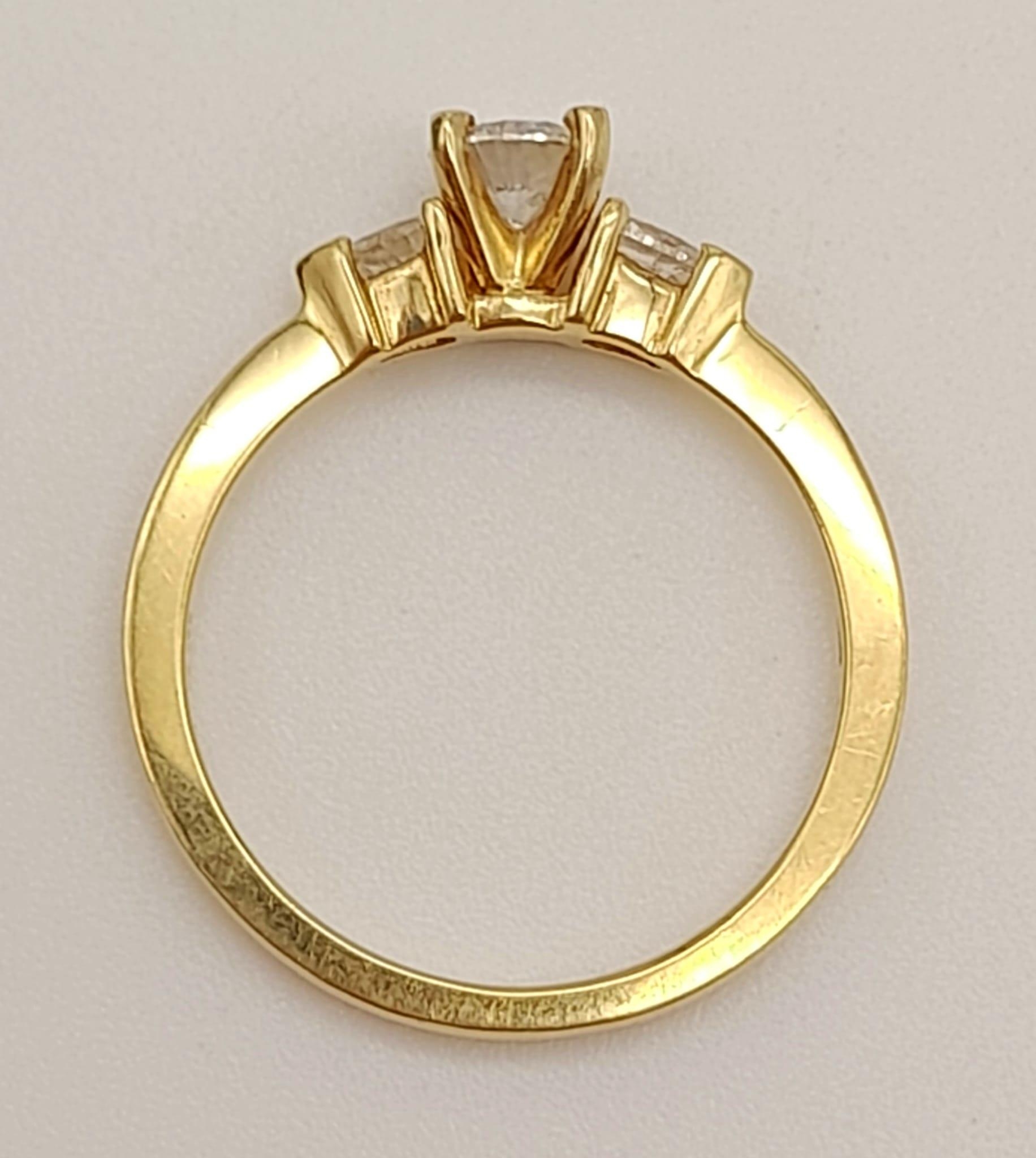 An 18K Yellow Gold Three-Stone Diamond Ring. 0.60ct. Size N. 3g. - Bild 8 aus 11