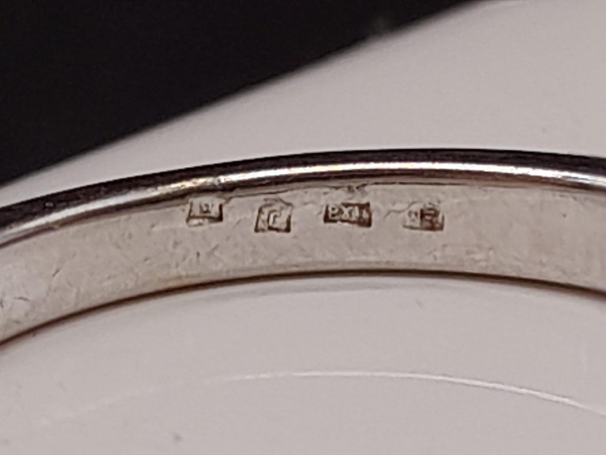 An 18K White Gold Diamond Ring. Central stone with diamond shoulders. 0.60ct. Size M. 4g. - Bild 7 aus 9