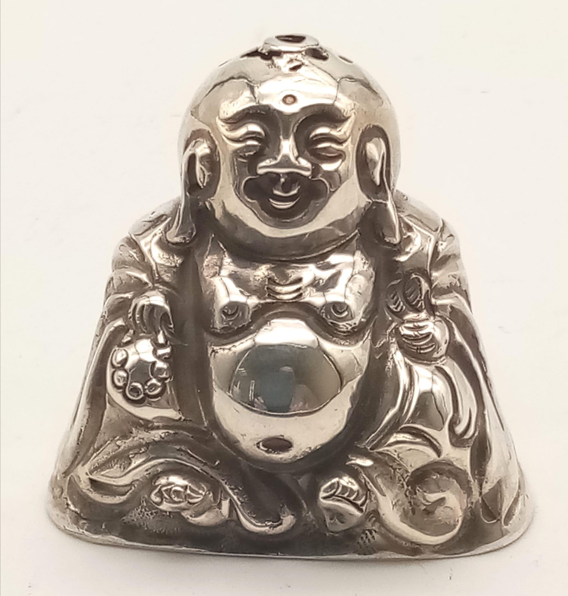 An Antique Chinese Buddha Salt and Pepper Pot. 4.5cm tall. 31.5g total weight. - Image 10 of 11