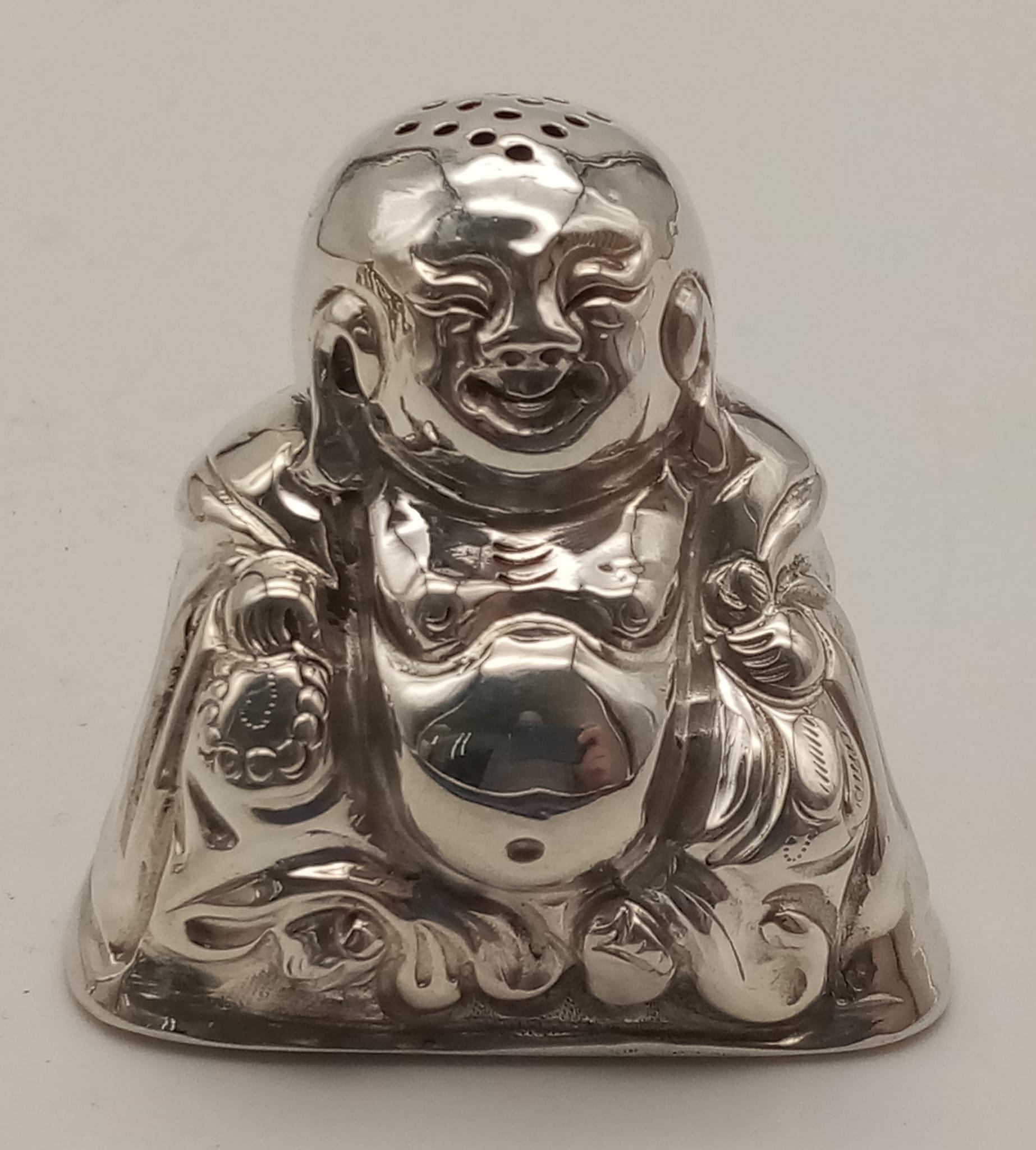 An Antique Chinese Buddha Salt and Pepper Pot. 4.5cm tall. 31.5g total weight. - Image 3 of 11