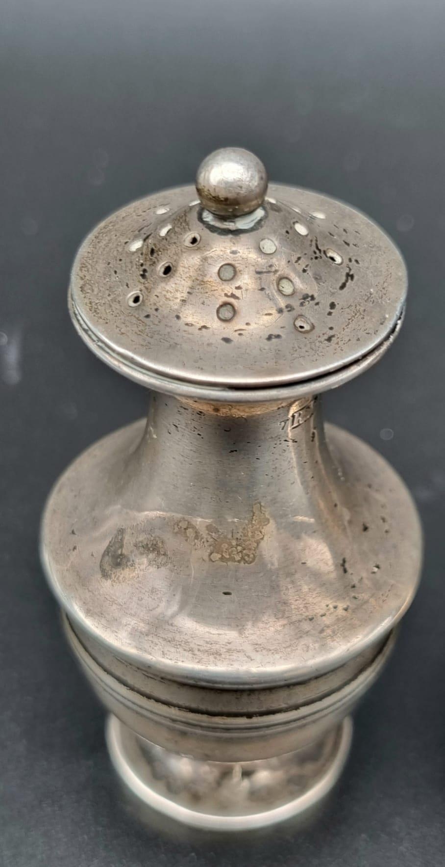 Two Antique Silver Salt and Pepper Pots. Hallmarks for Birmingham 1900 and 1919. 47g total weight. - Image 2 of 11