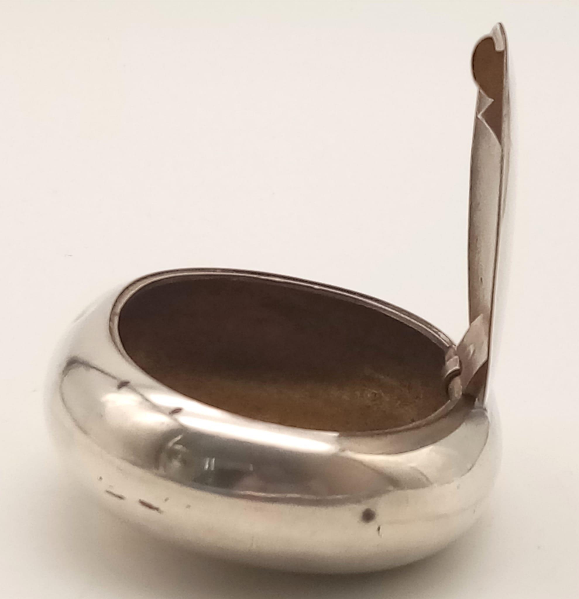 An Antique Solid Silver Push-Up Lid Snuff Box. Hallmarks for Birmingham 1908. 9 x 7cm. 86g