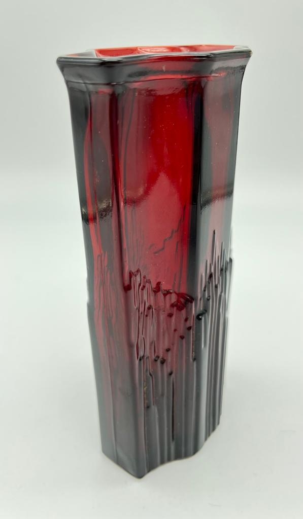 A Vintage Avon (pre) Cherry Red Vase. 16cm tall. - Image 2 of 5