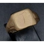 A 9 K yellow gold, gents ring. Ring size: R, weight: 3.61 g.