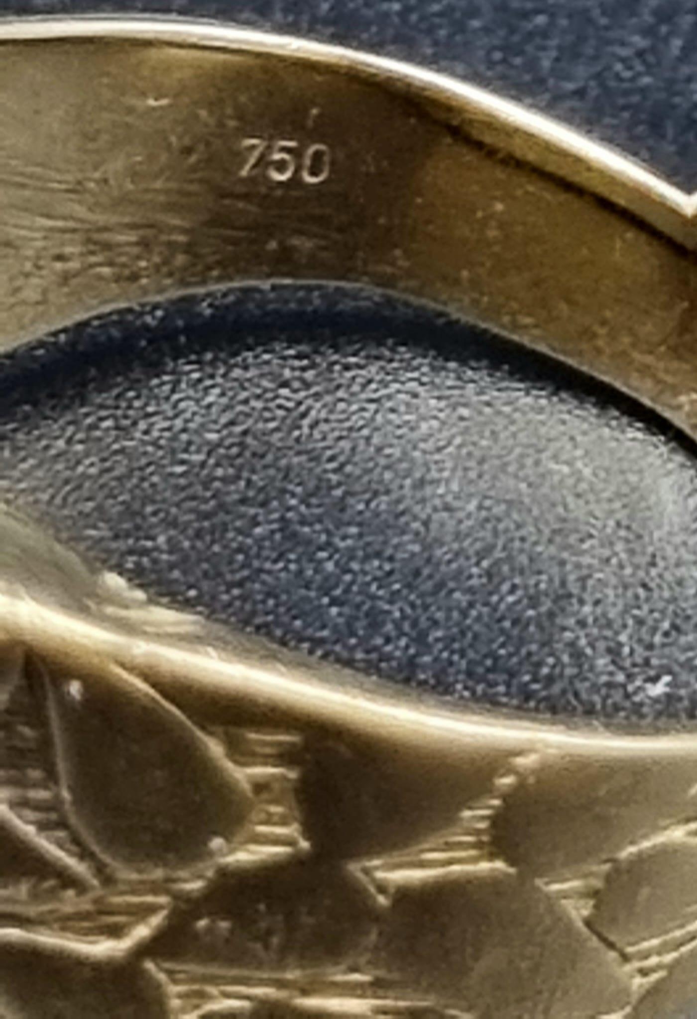 A Striking 18K Yellow Gold Black Enamel and Diamond Ring. Round brilliant cut central diamond 1. - Image 8 of 9